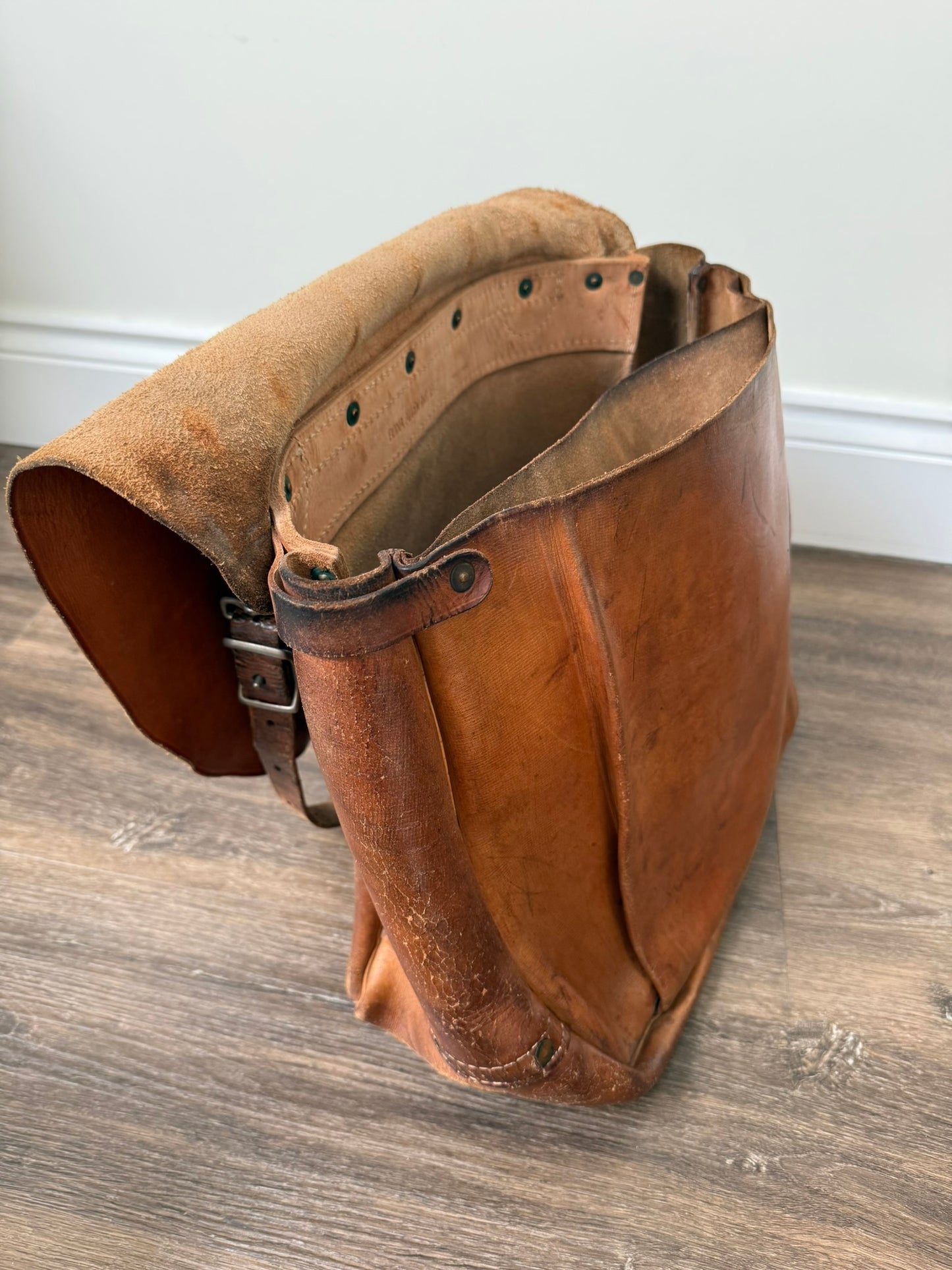1970 US Postman Leather Mail Carrier Bag