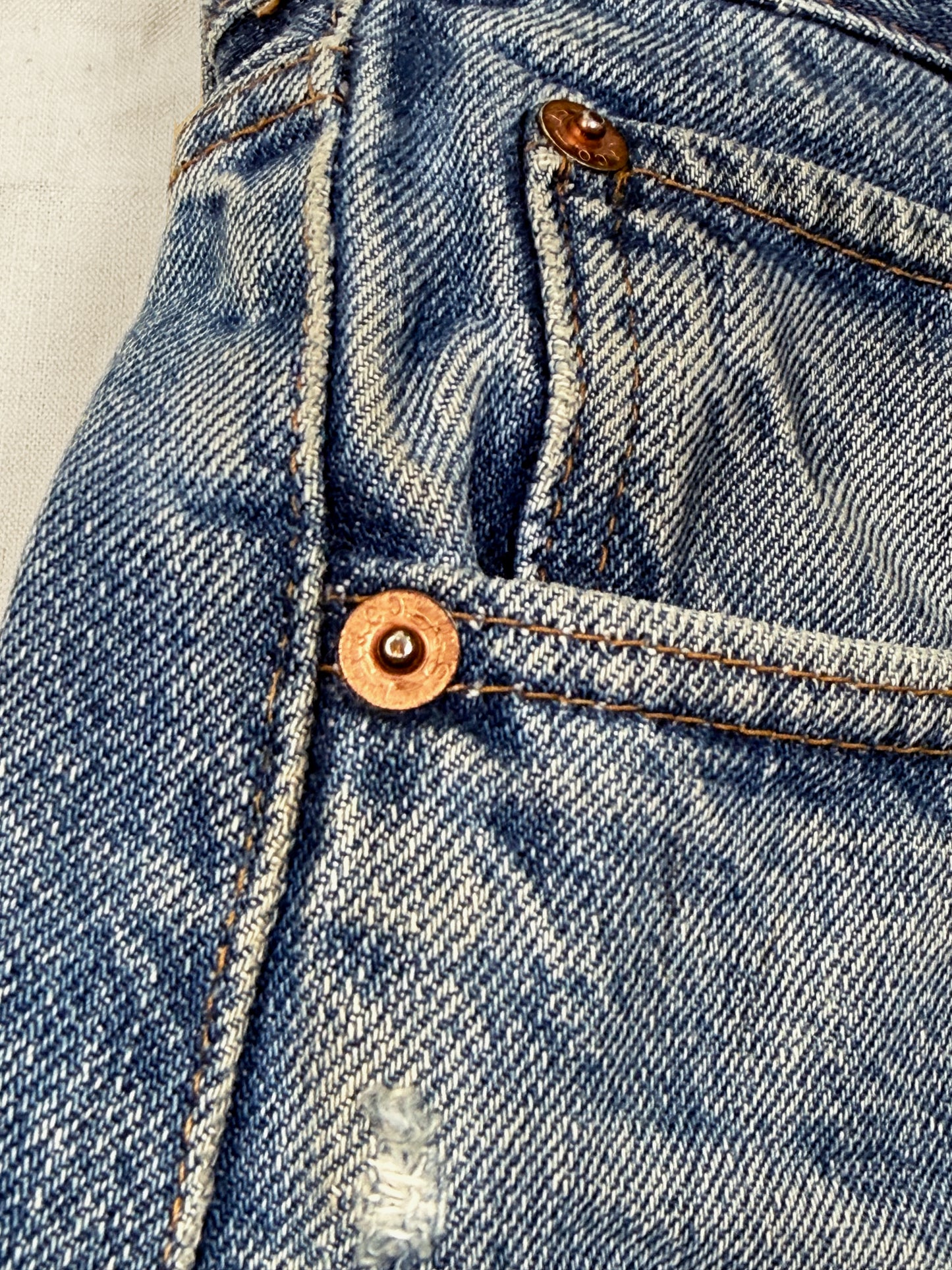 Early 1980s Levi's 501 Redline selvedge Jeans [33W 28L]